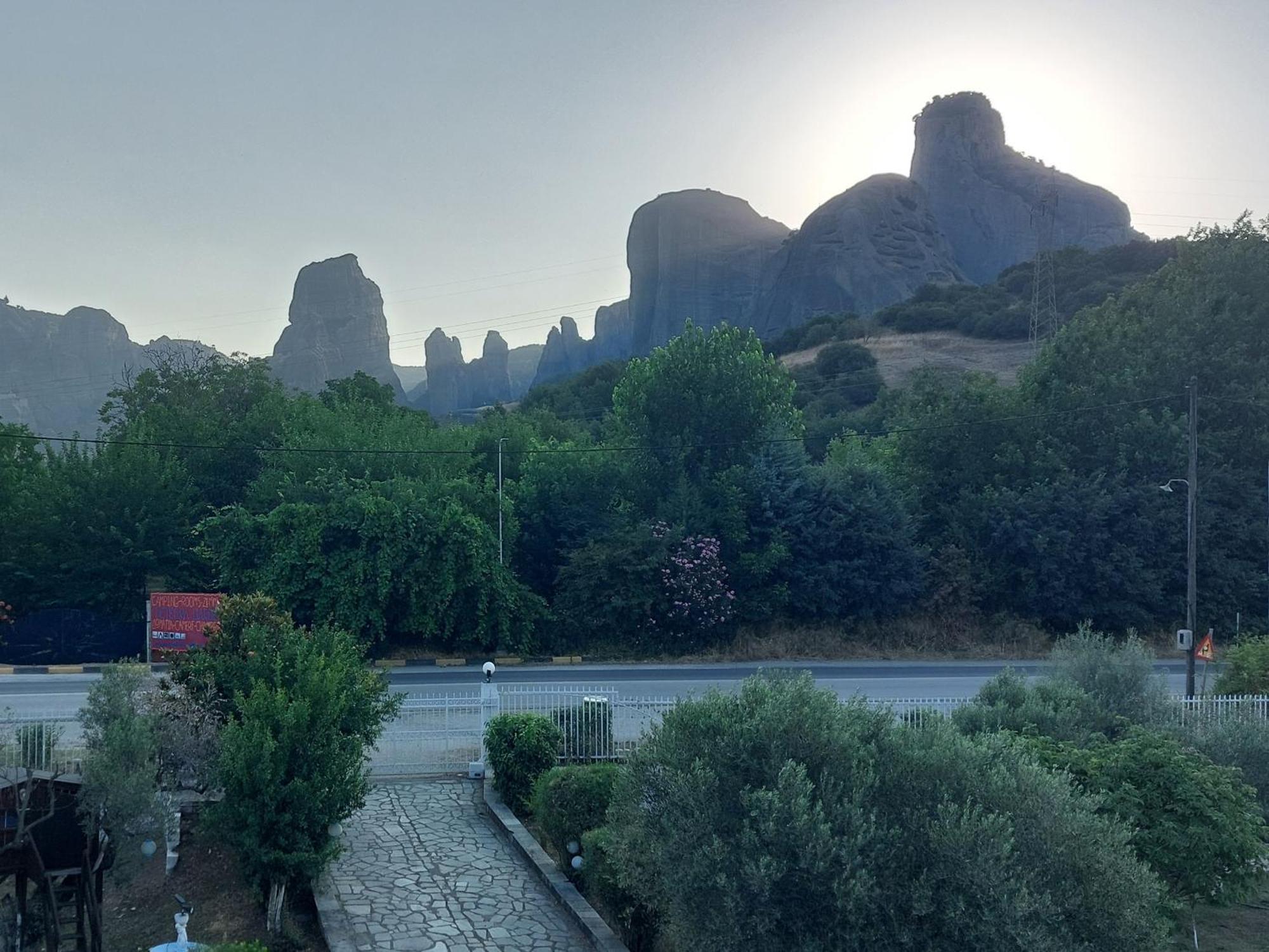 Гостевой дом Pomegranate Tree House - Meteora Калампака Экстерьер фото